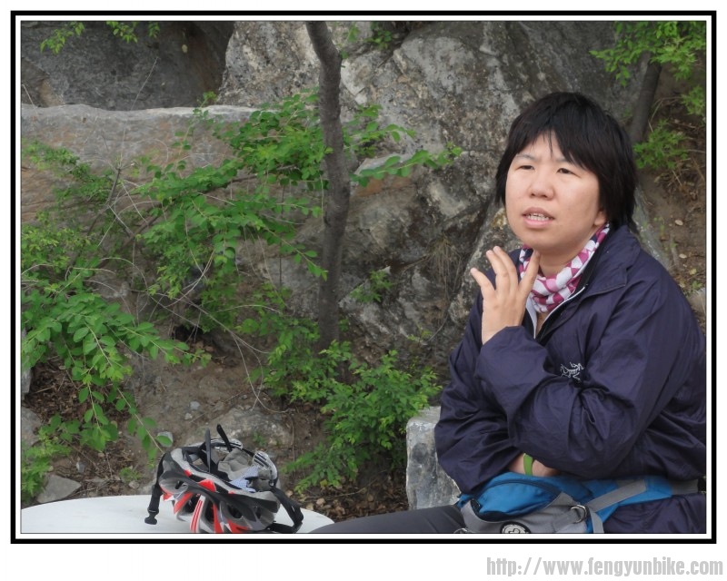 小妞太累了~休息~