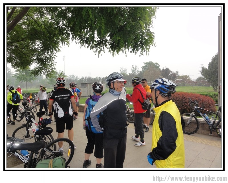 到达首钢东门集合地点