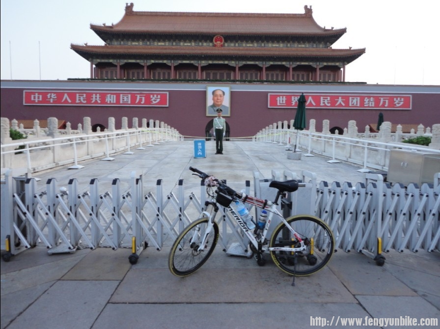 天安门前.jpg
