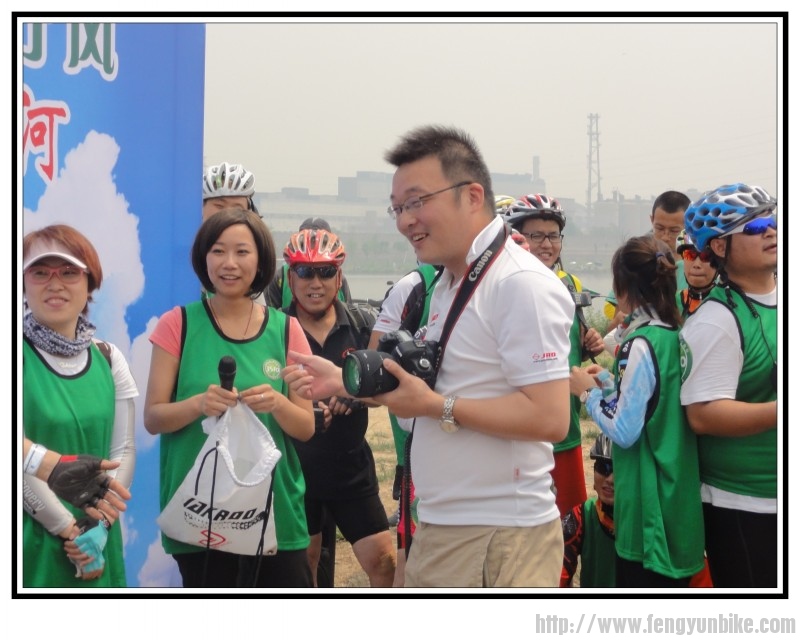 白衣赞助老板也被抽到奖