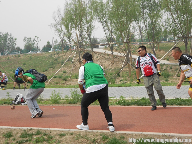 闲暇之余玩起了儿童游戏