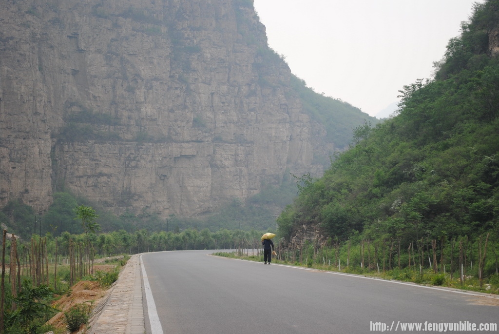 塌方工地的，一个人被开除了！！