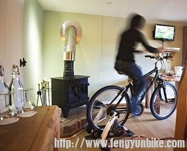 靠踩自行车供电的电视