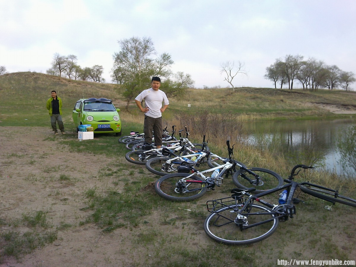 111-这么多车 今晚谁看呢.JPG