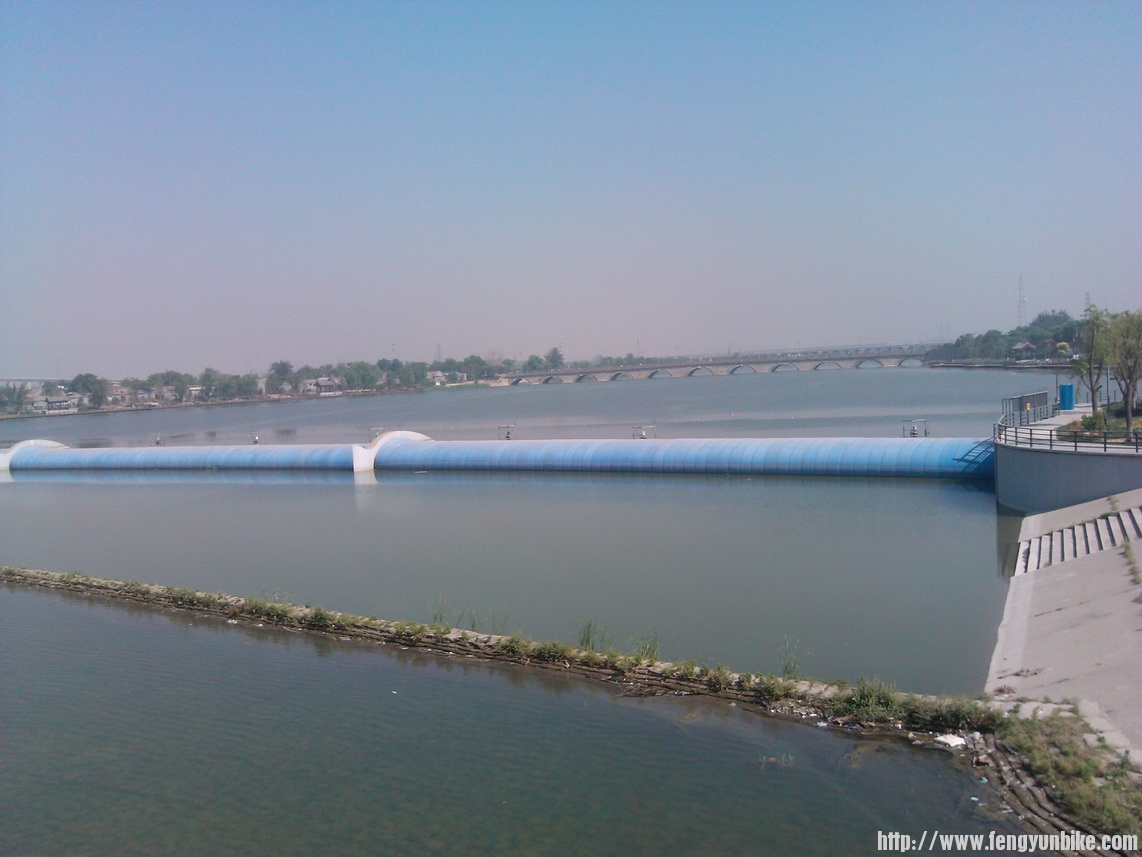 往上走就是莲石湖