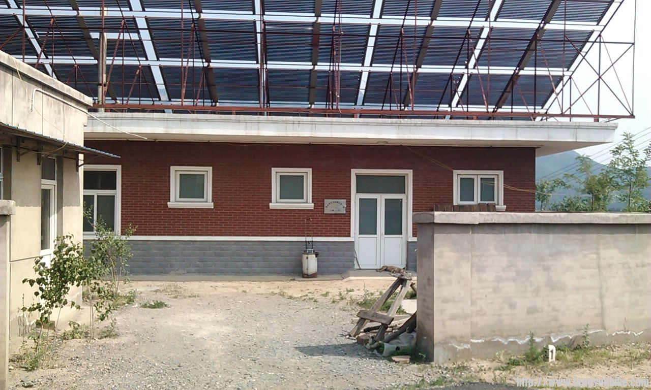 村里废掉的浴室，很可惜