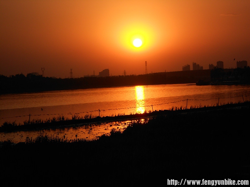 夕阳下的大运河