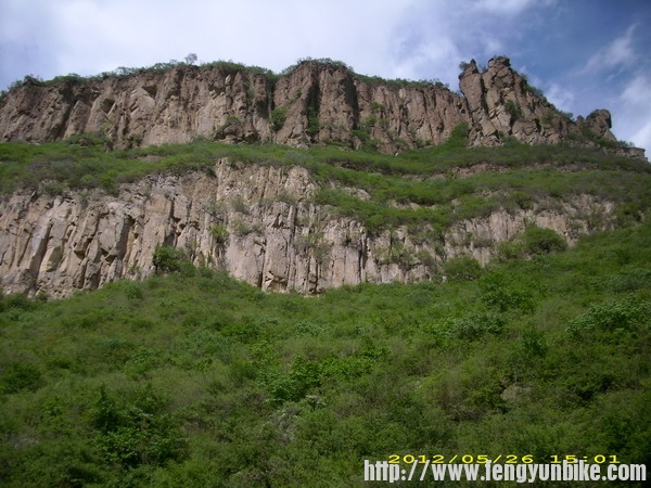DSCI3492爬长嵯.JPG