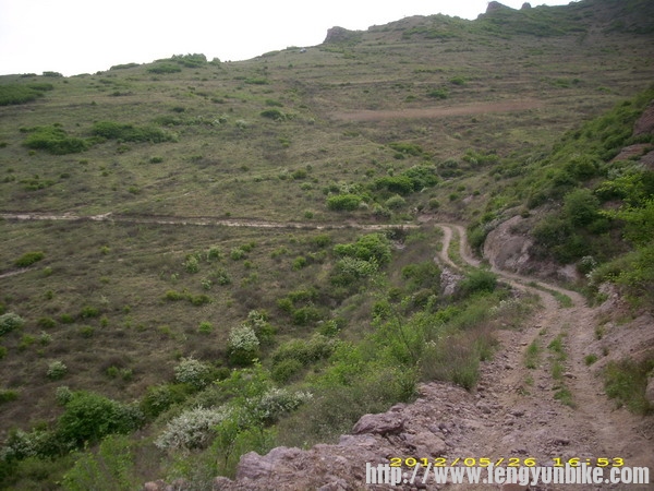 DSCI3516爬长嵯.JPG