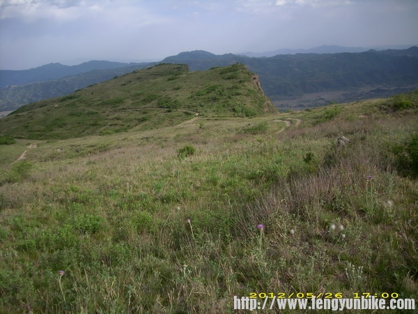 DSCI3519爬长嵯.JPG
