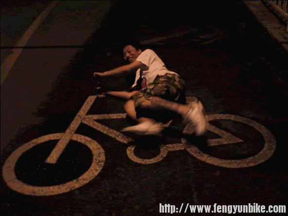 骑车狂人.gif