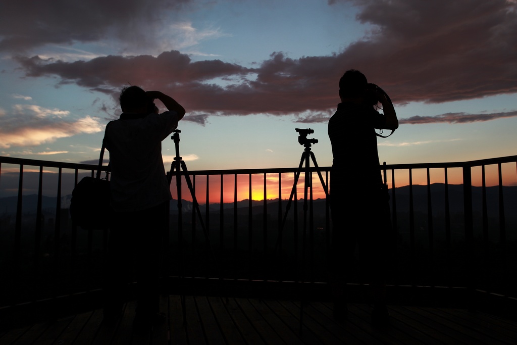  不经风雨，哪能见彩虹
