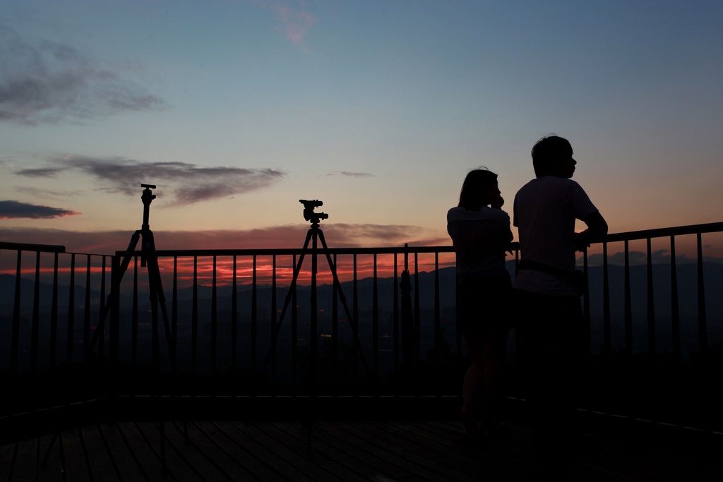  不经风雨，哪能见彩虹