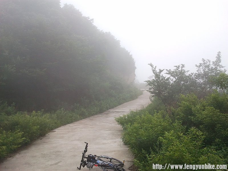 娘娘妙去阳台山的小径