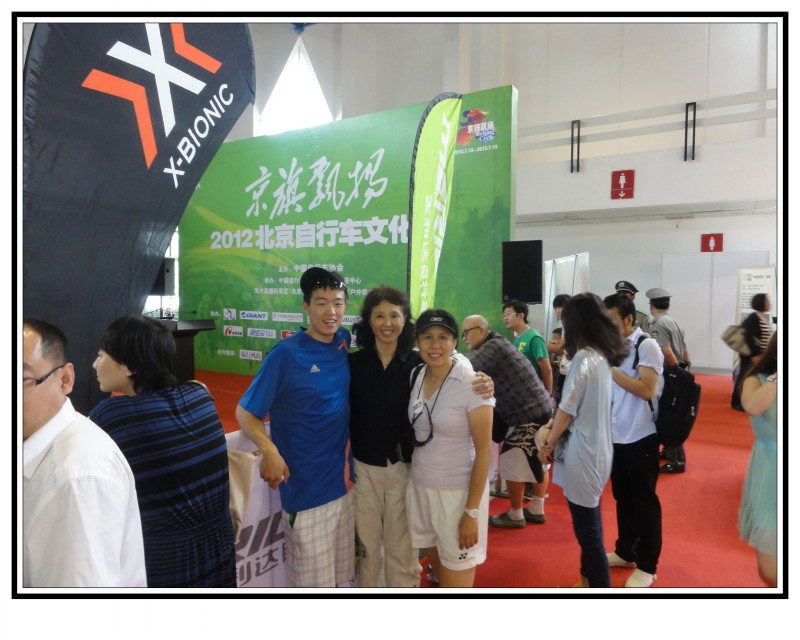 悠悠马姐与铿锵玫瑰母子