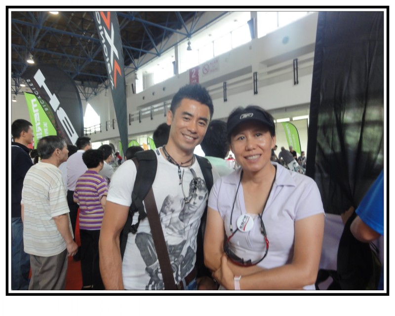 旗帜与铿锵玫瑰