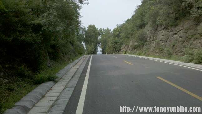 路上就我一人骑行