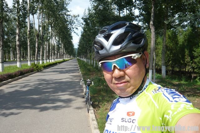 去的路上5公里自行车道上只有我一人