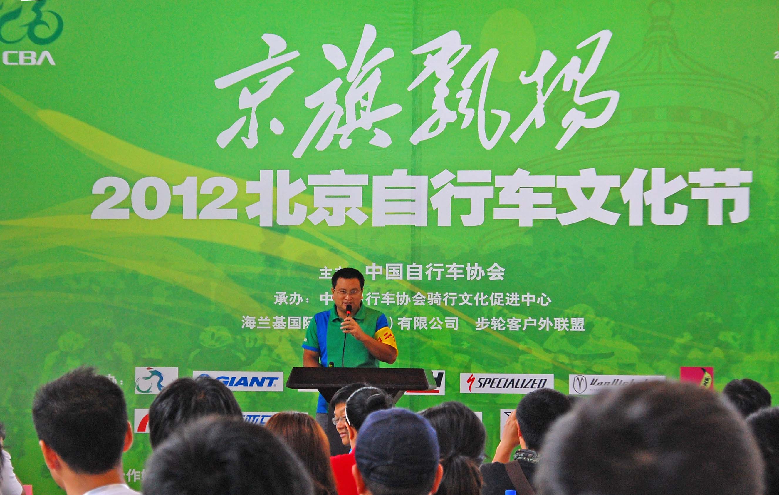 豪客的讲演很风趣