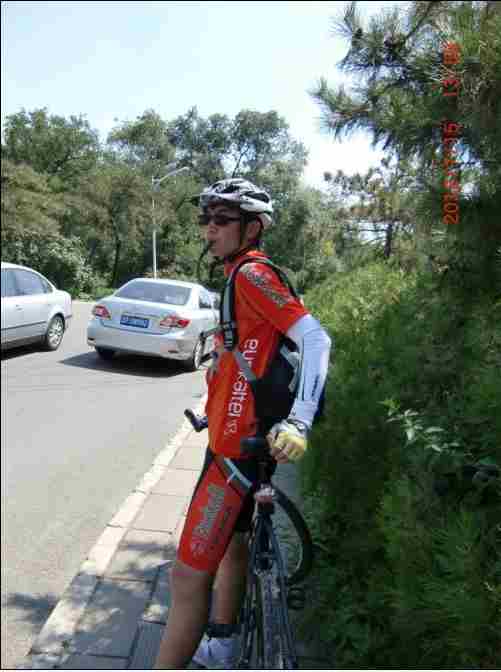 偷着吸氧。作弊