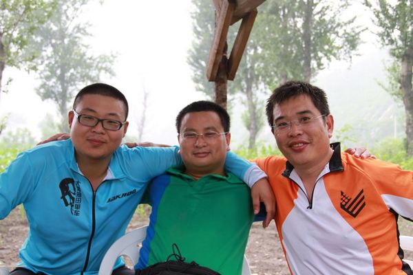 古风焱、糊涂和豪大合影