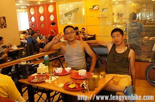 6剪刀手是和我一起来的兄弟