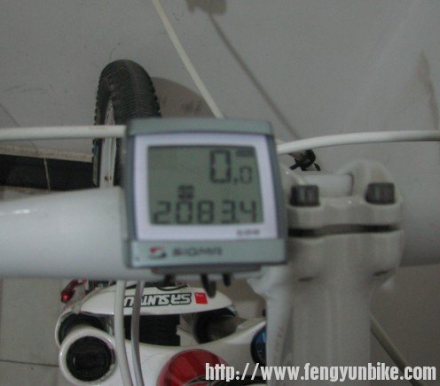 这是出发前在家拍的，周五早晨开始骑行是2094.5照片在手机里没有导过来