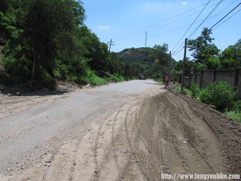 大灰厂路上泥沙