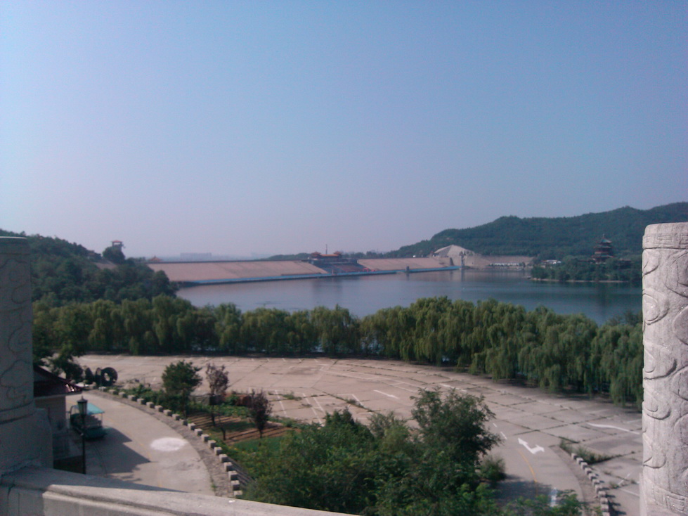 水库，那有飞三角翼的