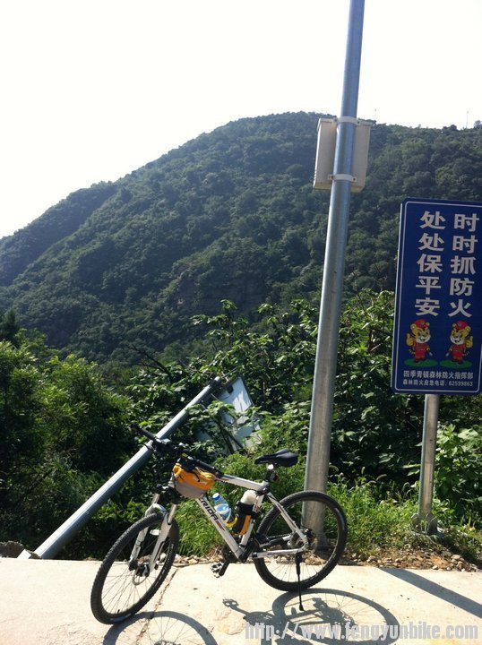 路杆倒了，还是得注意安全