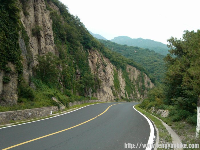 上东方红的路就很好了