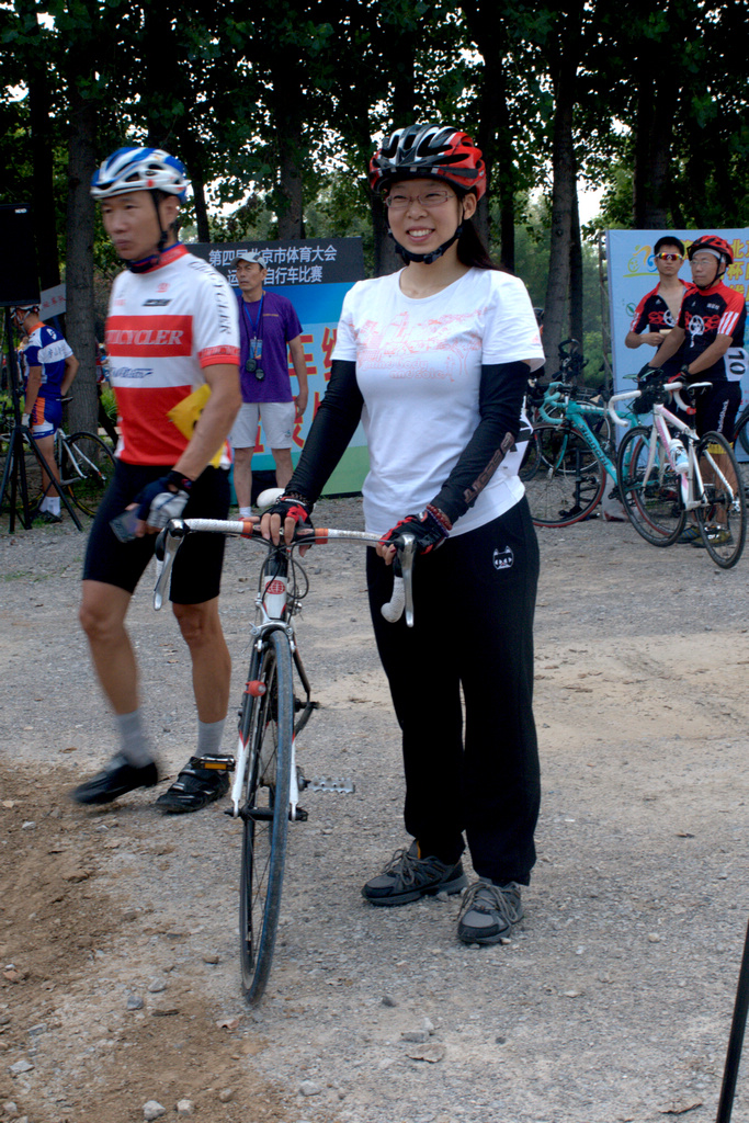 公里车比赛探索一队女骑手新人