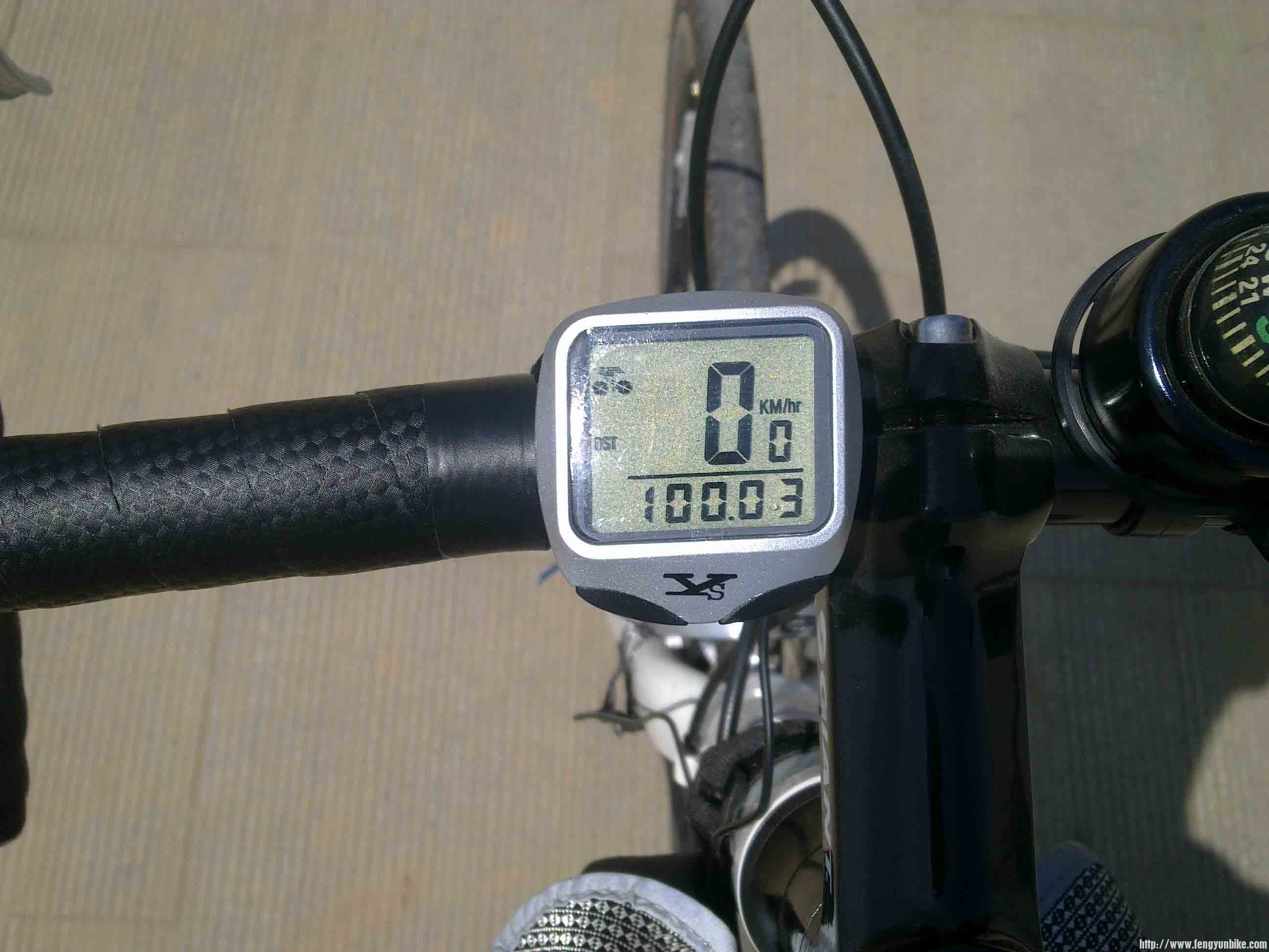 到水库管理处西边的桥上时行车里程 在这里可以看到大坝