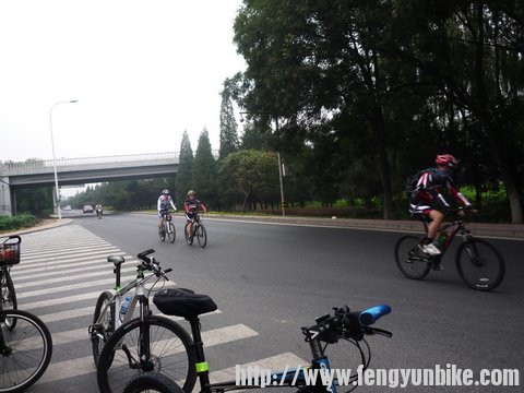 偶遇别一路人马