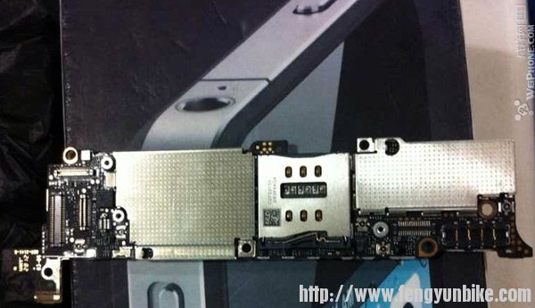 iphone-2012-motherboard-leak.jpg