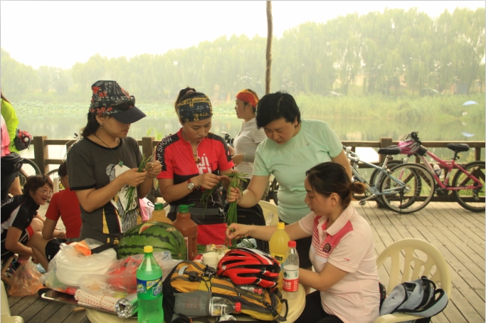 韭菜 韭菜 今天没来的这中间的插曲你们就无法知道啦