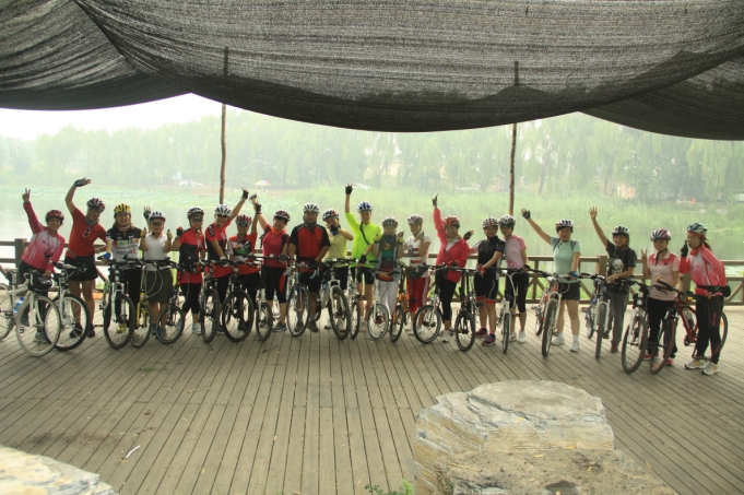 大合影 我们要从上庄出发了