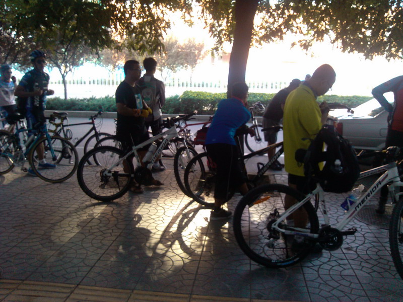 去早了，远行美门前