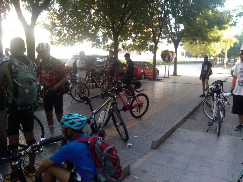 去早了，远行美门前