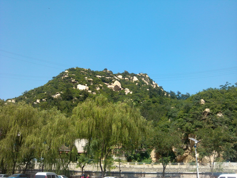 没上山，只能遥望啦