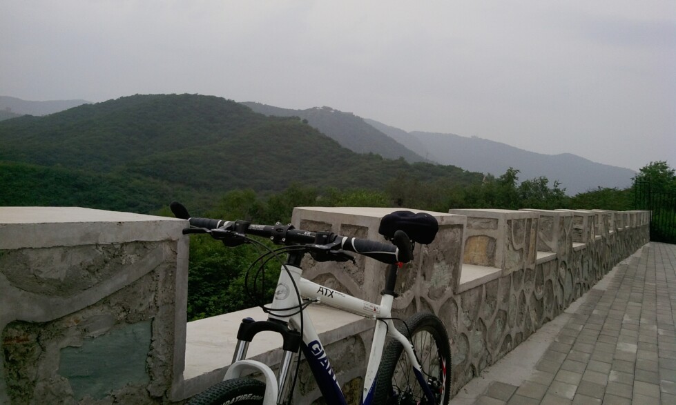 公厕西面观景台