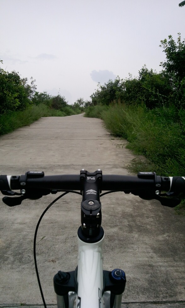 像下坡？其实是上坡