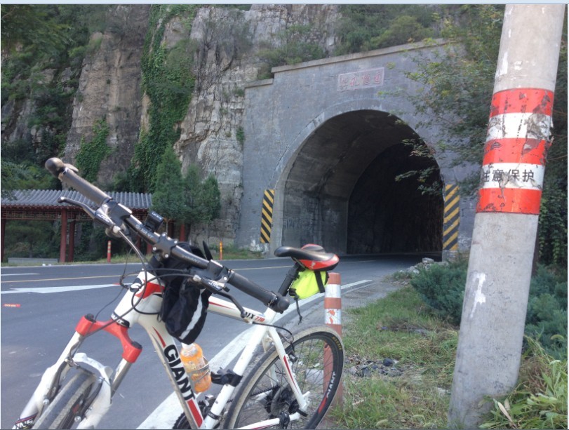 袒礼隧道前