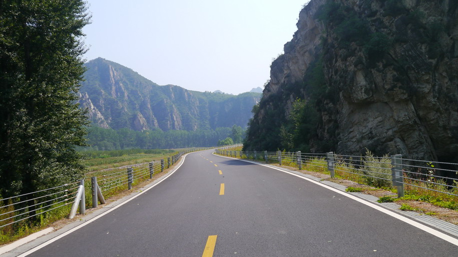 百里画廊 090_调整大小.JPG