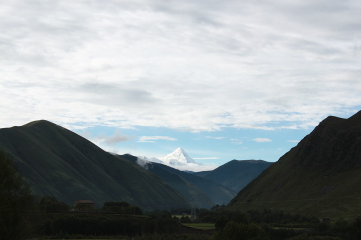 贡嘎雪山，藏区神山，等了一上午才看到
