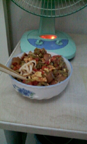 最后等待我的就是这碗老婆煮的面条，优点是分量够足