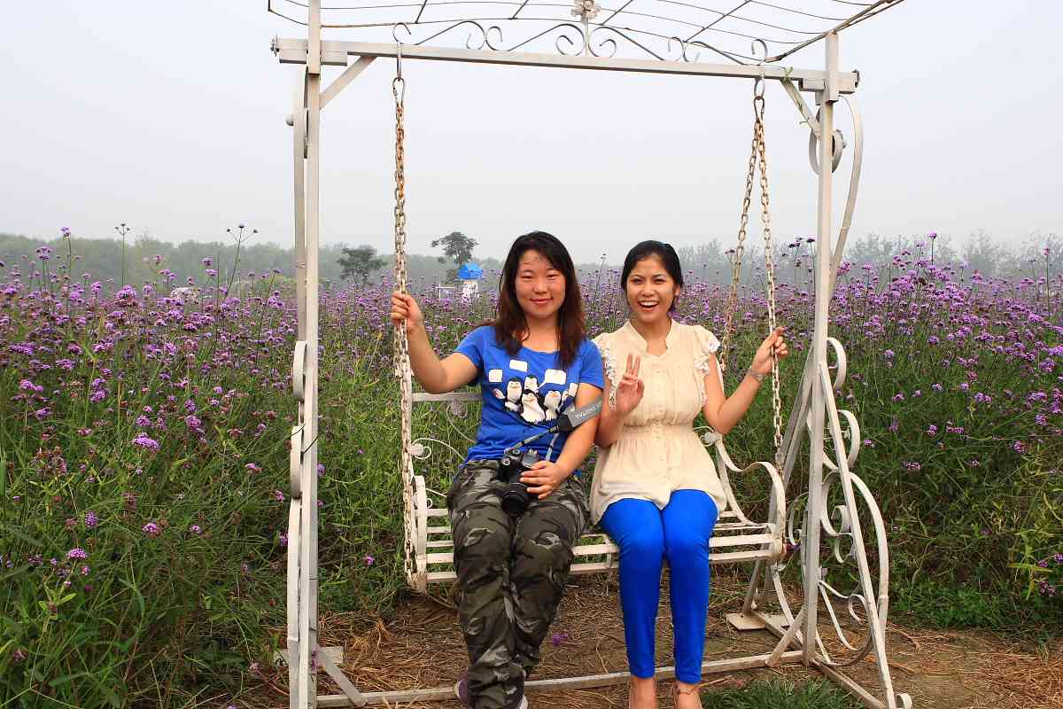 累了的俩人。。。