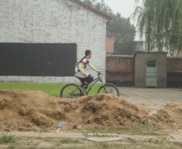 吃饭时间不忘刷一把的冰里云