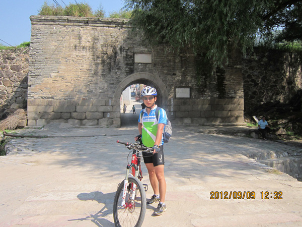 我在沿河城墙前