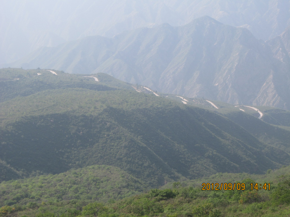 我们就是从这里爬上来的和在城市里爬立交桥能一样吗